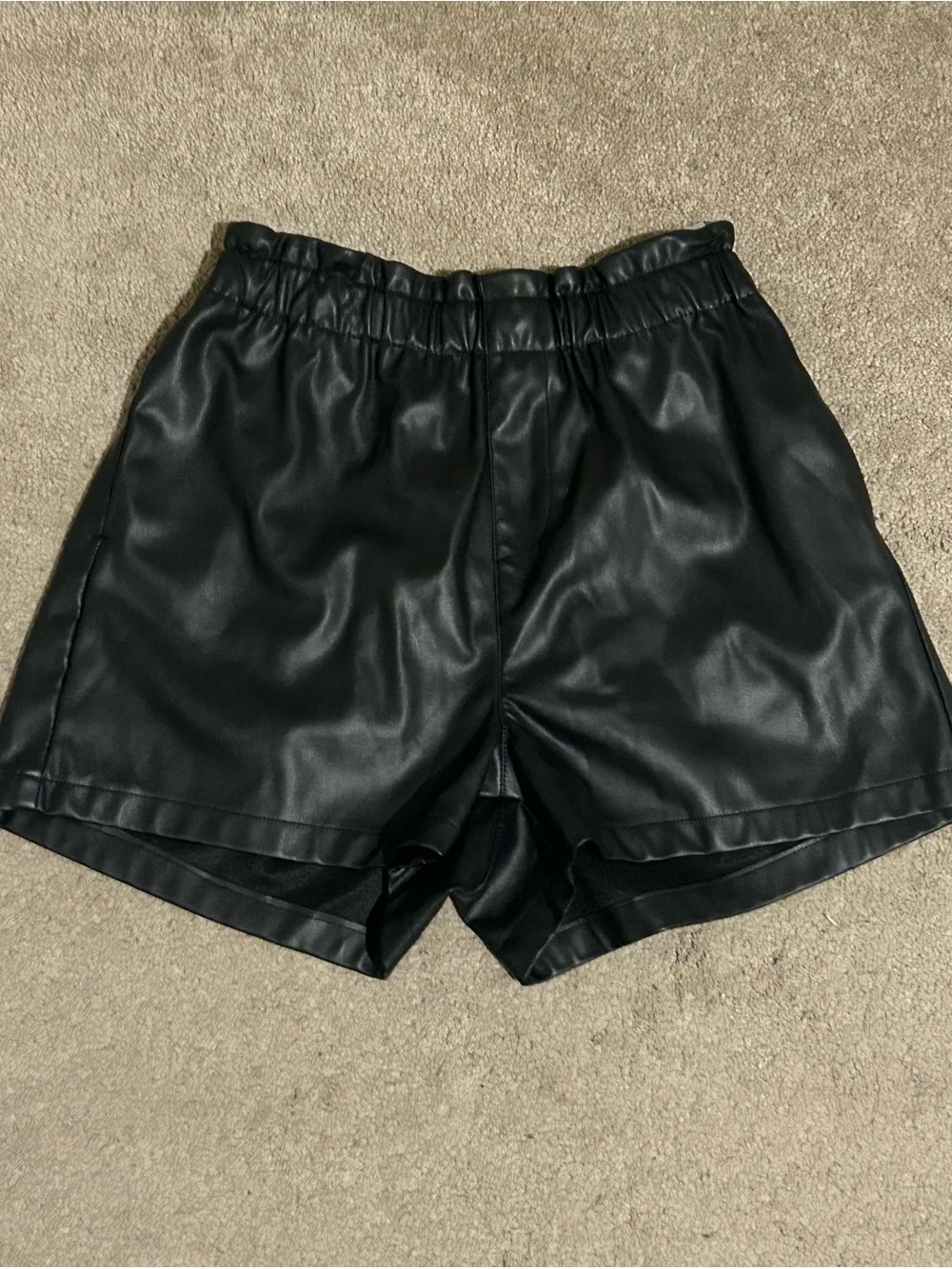 Steve Madden Black Faux Leather High Rise Pleated Pull-On Shorts Womens M